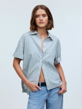 Madewell Oversized Boxy Button-Up Shirt in Signature Poplin